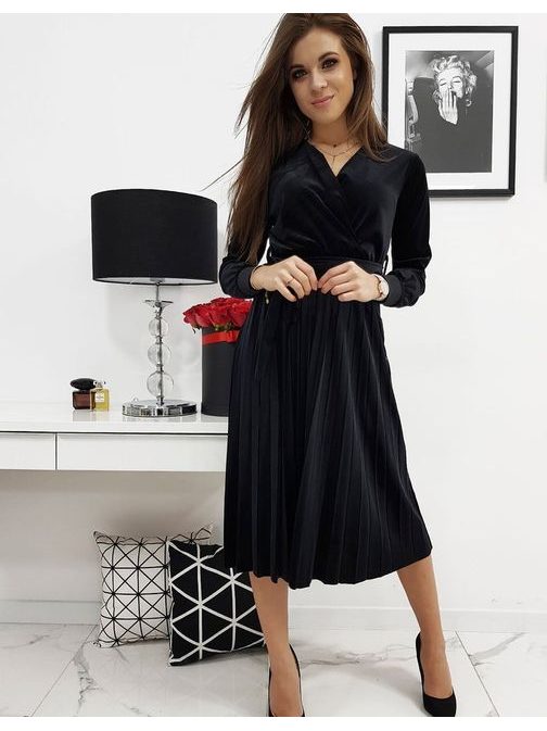 Fekete színű szatén ruha Efecto
