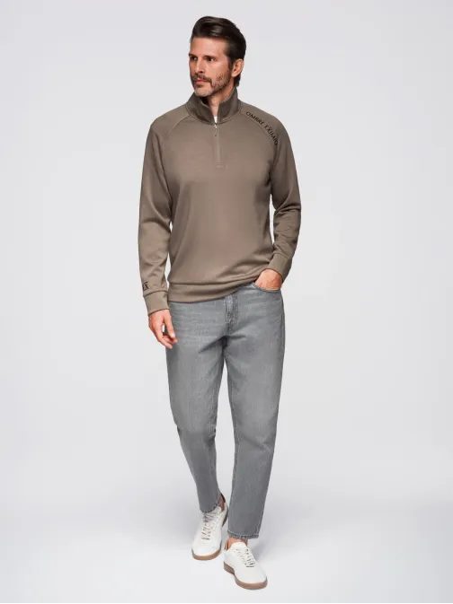 Férfi barna pulóver logóval és magas gallérral V3 SSZP-0211