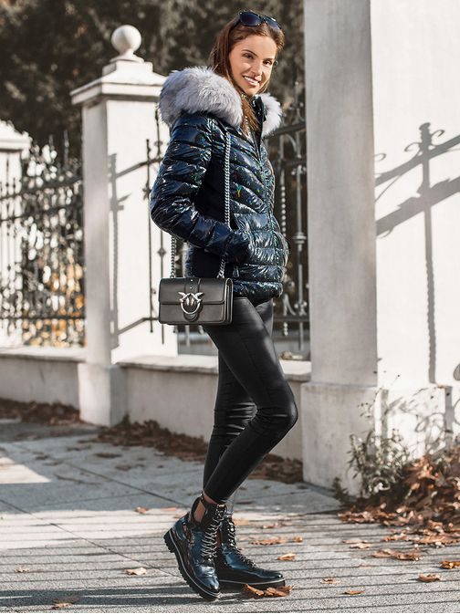 Modern fekete női kabát szőrmével O/DK059/1Z
