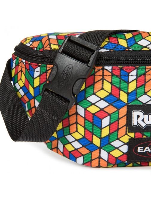 EASTPAK vesetáska színes Rubik kocka mintával