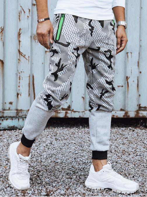 Modern férfi melegítőnadrág terepszínű mintával szürke