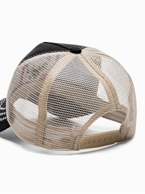 Fekete trendi siltes sapka hímzett címkével H152