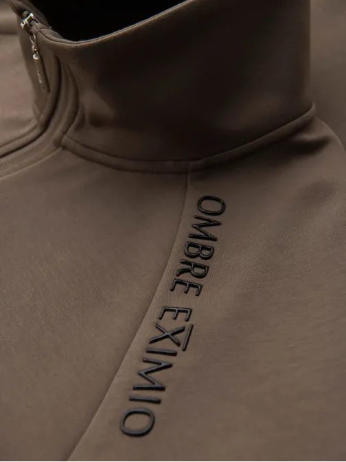 Férfi barna pulóver logóval és magas gallérral V3 SSZP-0211