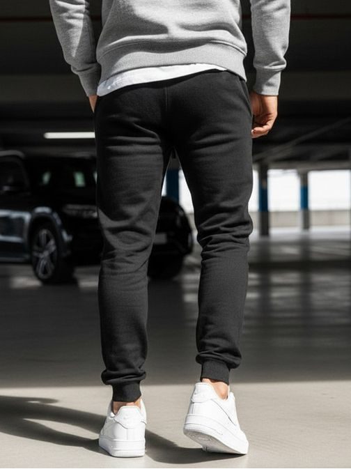 Klassizikus fekete melegítő nadrág