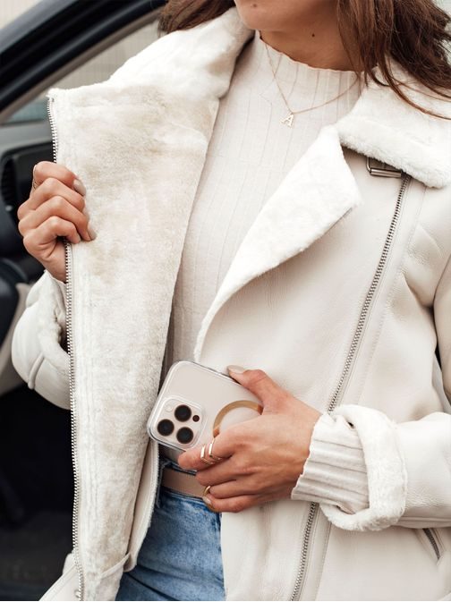 Női fehér műbőr kabát szőrmeszegéllyel