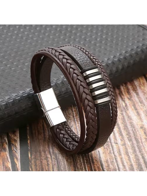 Férfi barna bőr karkötő fém elemekkel