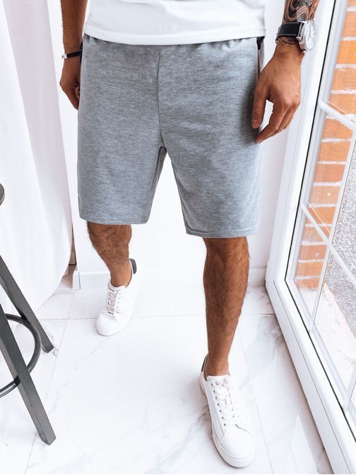 Kényelmes férfi rövidnadrág nyárra szürke színben