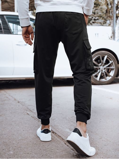Modern fekete zsebes jogger nadrág