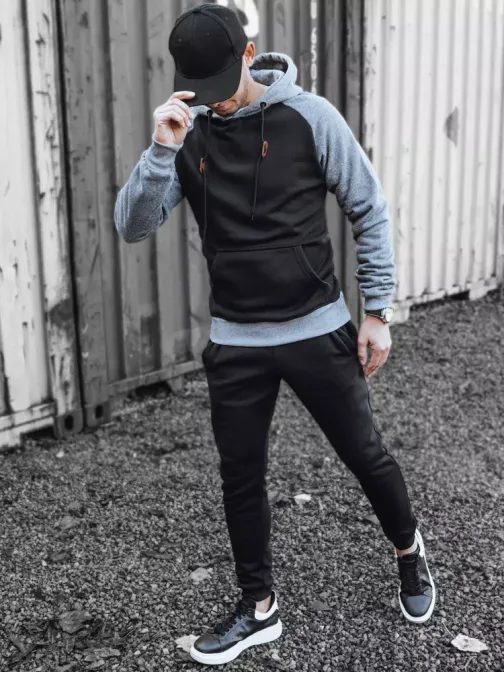 Fekete pulóver raglan ujjakkal