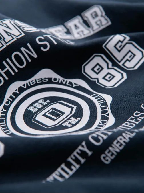 Érdekes kék póló nyomtatással v3 om-tspt-0137