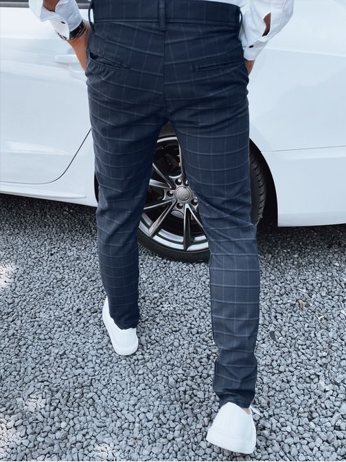 Vonzó sötét kék káró mintás nadrág