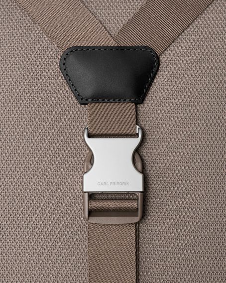 Carl Friedrik — The Carry-on Aluminium