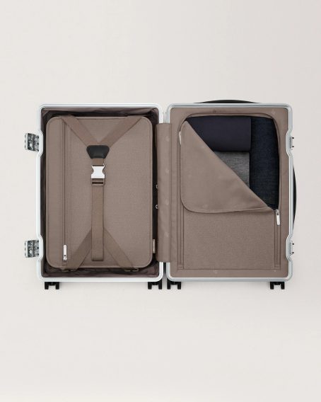 Carl Friedrik — The Carry-on Aluminium