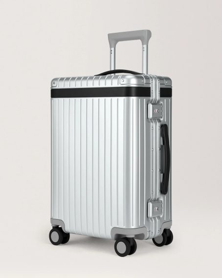 Carl Friedrik — The Carry-on Aluminium