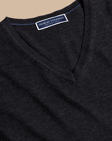 Charles Tyrwhitt Merino V-Neck Jumper — Charcoal