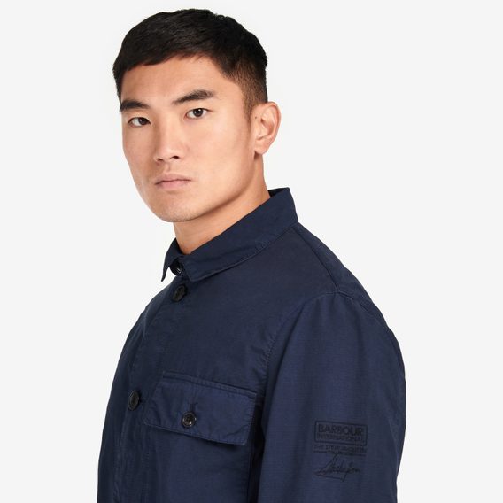 Strapabíró pamut kabát Barbour International McQueen Terrance Chore — Navy