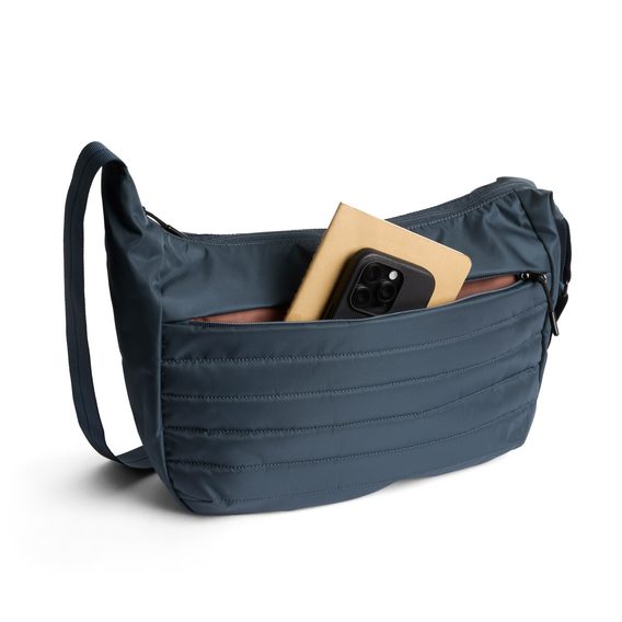 Bellroy Laneway Crescent Bag (7 l)