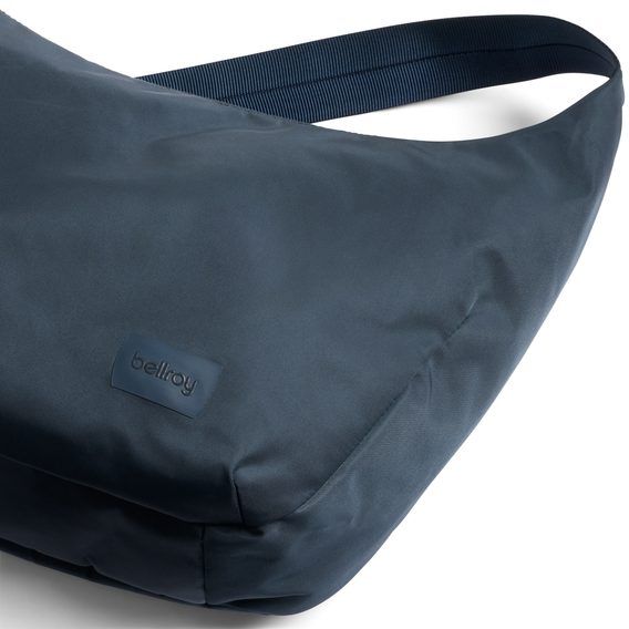 Bellroy Laneway Crescent Bag (7 l)