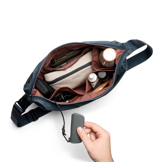 Bellroy Laneway Crescent Bag (7 l)