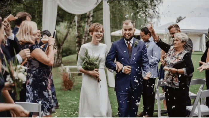 Hogyan öltözzünk fel tökéletesen egy esküvőre