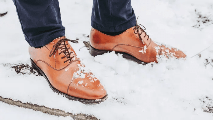 Hogyan ápolja bőr cipőjét télen