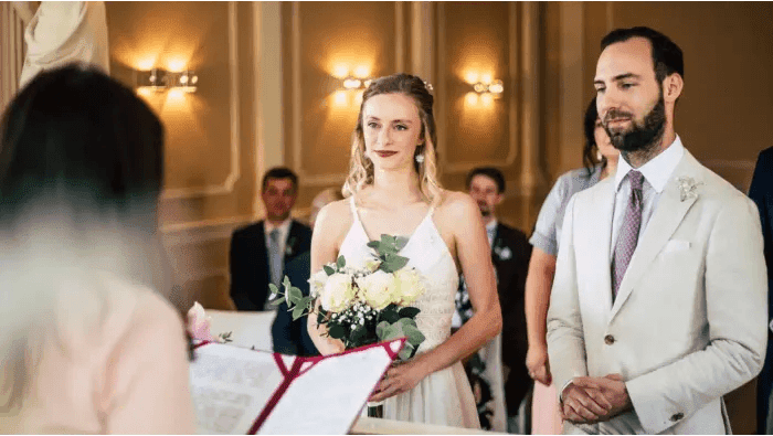 A LEGJOBB ESKÜVŐ: Hogyan öltözzünk fel mint vőlegény? Válogatás a legfontosabb tippekből, amelyeket az esküvő előtt érdemes tudni.