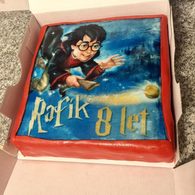 Jak nejjednodušeji nazdobit dort aneb Lepení jedlého papíru