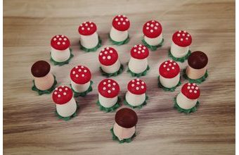 Hříbky – cukrová dekorace na dort