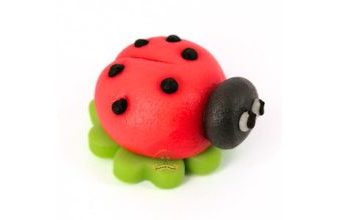 Příležitostná postavička beruška na čtyřlístku