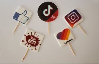 Sada cukrových dekorací na dort – sociální sítě (Facebook, TikTok, YouTube, Instagram)