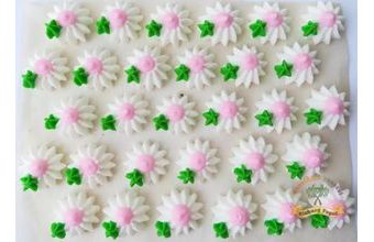 Cukrové ozdoby květy na platíčku 30