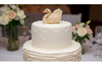 Labuť bez korunky - marcipánová figurka na dort