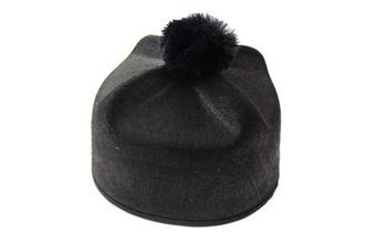 Klobouk-čepice Kněz