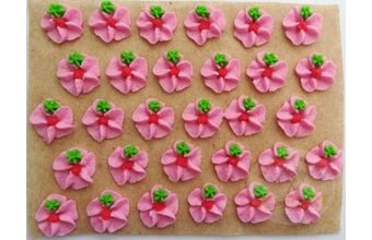 Cukrové ozdoby květy na platíčku 12