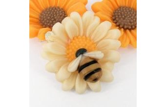 Modelovaná včela včelička