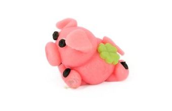 Příležitostná postavička prasátko pro štěstí