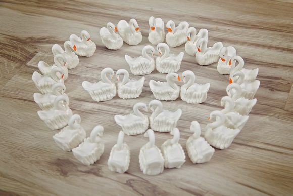 Cukrová dekorace na dort – malá labuť