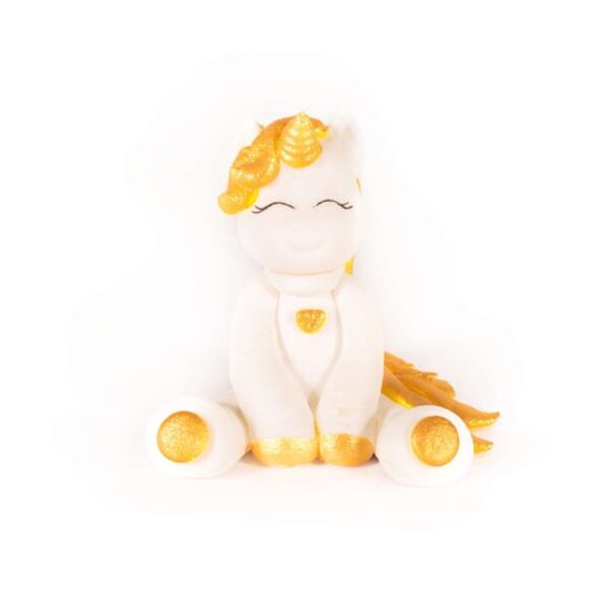 Malý jednorožec – cukrová dekorace na dort