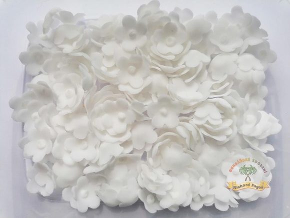 Modelované květinky bílé 10g