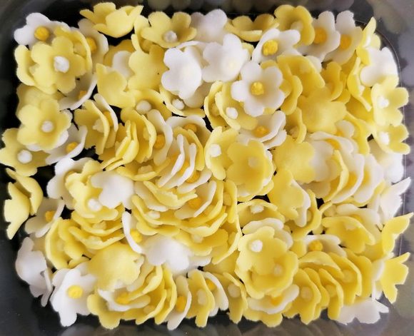 Modelované květinky žluté 20g