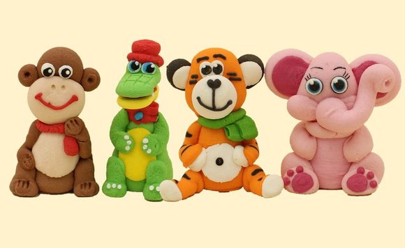 Opice a krokodýl – cukrová dekorace na dort