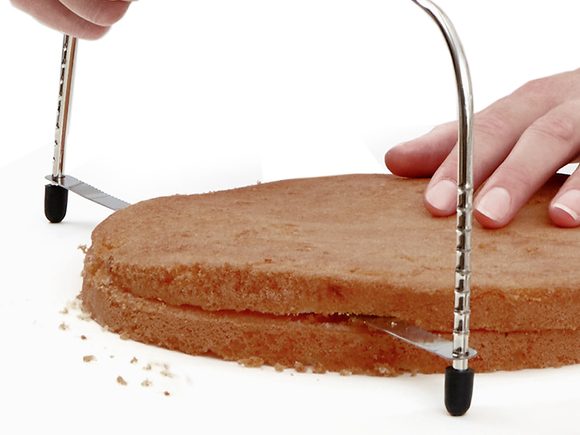 Pilka na dorty s ozubenou čepelí 31 cm