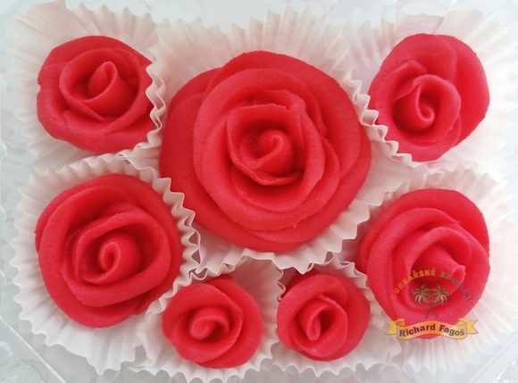 Dortová sada růží - červené červené