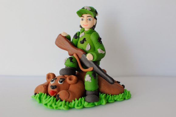 Myslivec s medvědem – střední