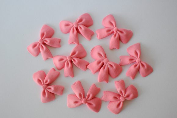 Mini mašličky – cukrové dekorace na dort