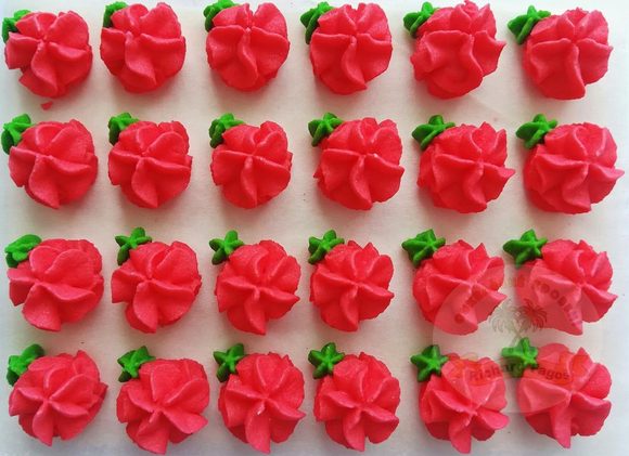 Cukrové ozdoby květy na platíčku 21