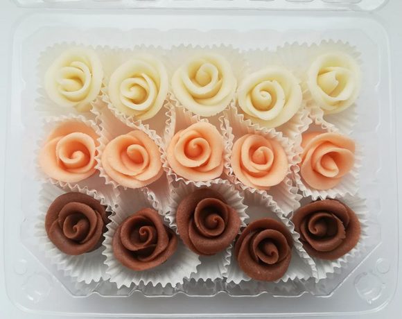 Dortové růže Mini- bílá, čajová, hnědá