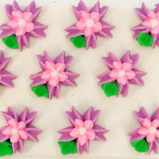 Cukrové dekorace velké květy na platíčku 2