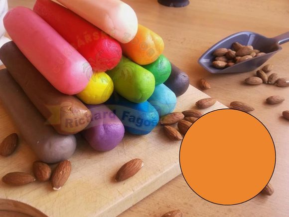 Marcipán oranžový 1:3 250g oranžový