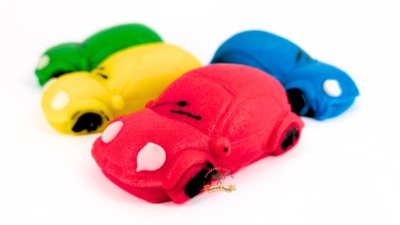 Jedlá figurka 4 - Autíčko červené